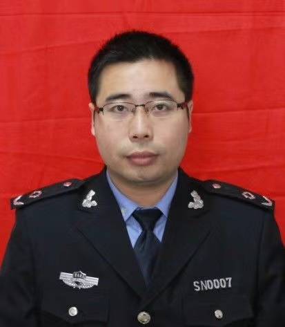 遂宁市文化广播电视体育和旅游局党组成员、副局长：邓正