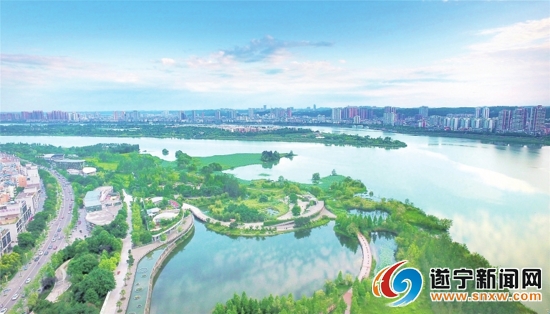 城市在绿水青山中自然生长